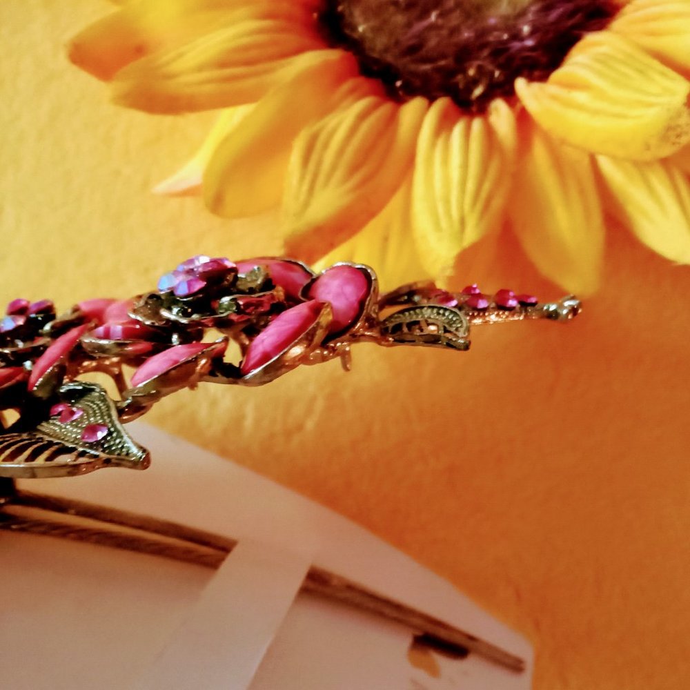 🎁FREE GIFT INCLUDED🎁NWOT Flower Rhinestone Crystal Hair Clip Vintage Accessory - Picture 4 of 7